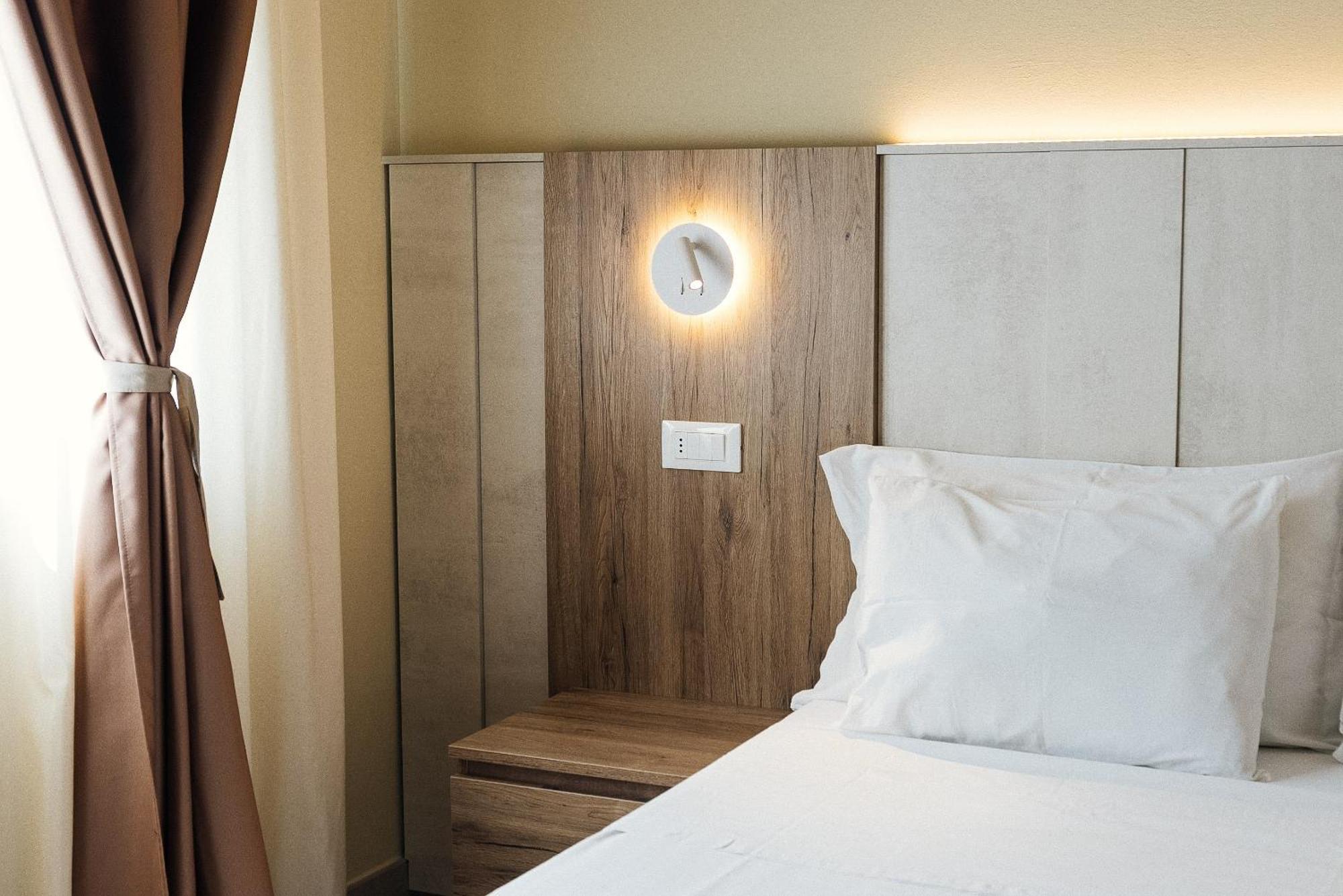 Hotel Estense กัตเตโออามาเร ภายนอก รูปภาพ